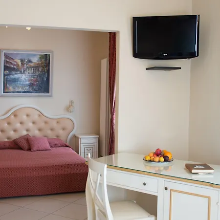 Mayer & Splendid - Wellness E Hotell 4*